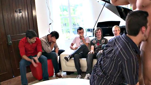 Amateur party cocksucking stripper