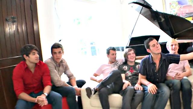 Amateur party cocksucking stripper