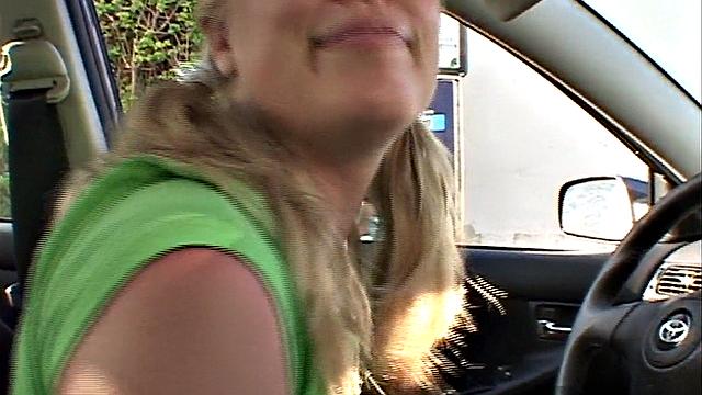 Solo Summer Masturbates in Outdoor Carwash