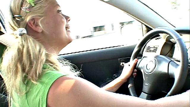 Solo Summer Masturbates in Outdoor Carwash