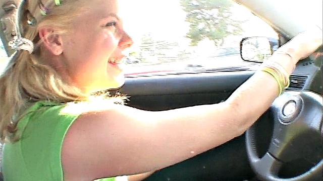 Solo Summer Masturbates in Outdoor Carwash