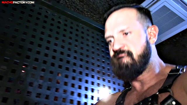Chapter 5 of Redada XXX 2: Andy fucks two asses - Darkroom Macho Fucker