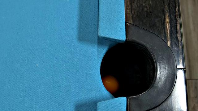 блондинка milf кензи фокс соблазняет уборщика и трахается с ним