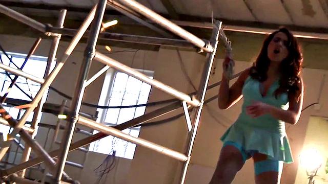 3-Way with Colombiana Valery Summer