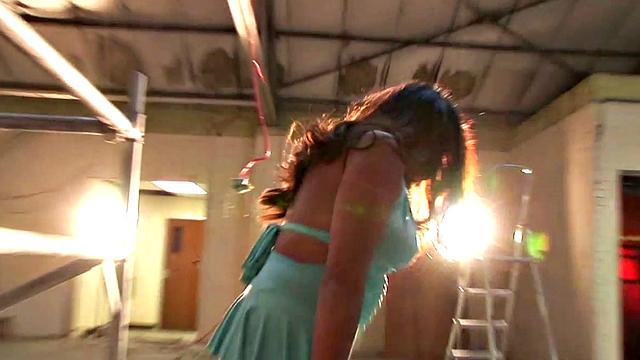 3-Way with Colombiana Valery Summer