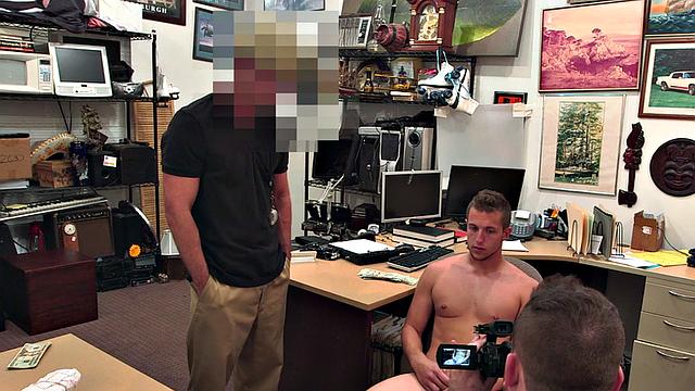 Gay pawn amateur filmed while sucked in office