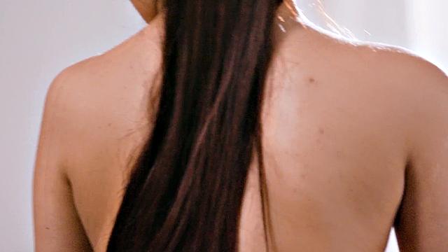 Naughty Masseuse Vanna Bardot Gives Big Dick Man His First Oiled-Up Nuru Massage