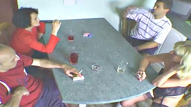 Mature swinging amateurs swap wives