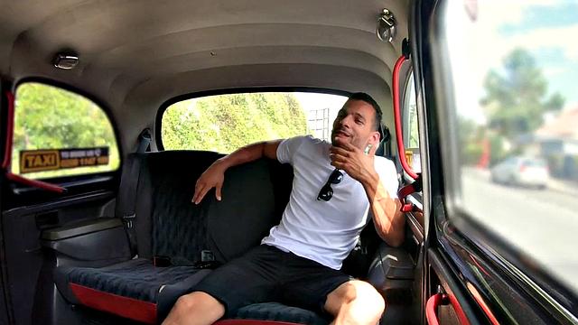 Roundass cabbie sucking off and riding passenger's cock