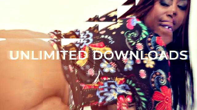 брюнетка унижает своего парня и заставляет смотреть, как её трахают