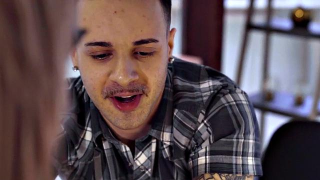 Secretary MILF seduces perverted client in meeting room