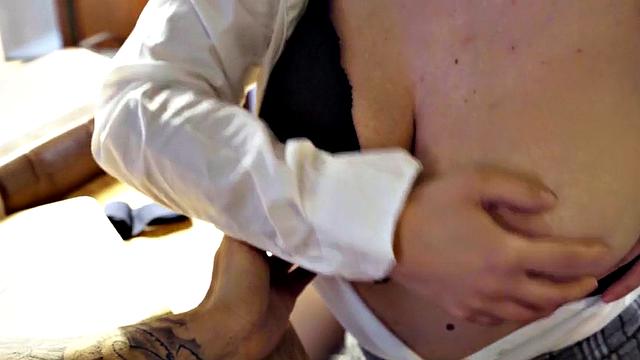 Secretary MILF seduces perverted client in meeting room