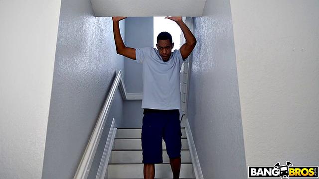 Sexy Robber Gets Filled