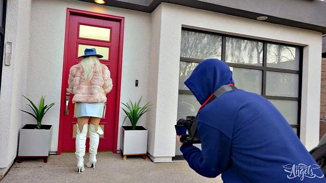 The Voyeur Papar(ass)o