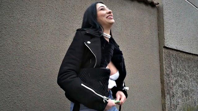 Naive amateur outdoor fuck