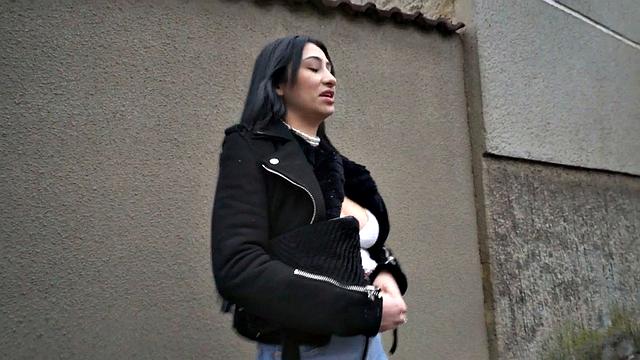 Naive amateur outdoor fuck