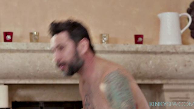 Мэдди Мэй попала на массаж с подколом - владелец салона знает, как работать языком и приятно удивить клиентку, пока уборщица не зовёт по делу.