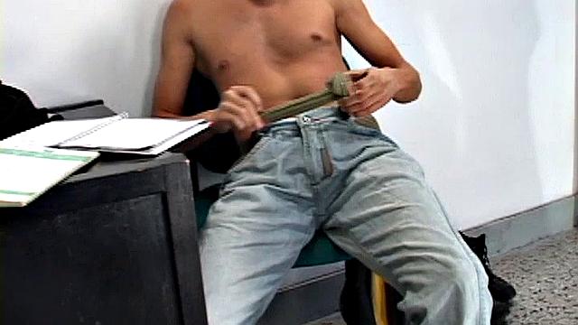 Тулио жестко трахается с Гаэлем своим огромным членом