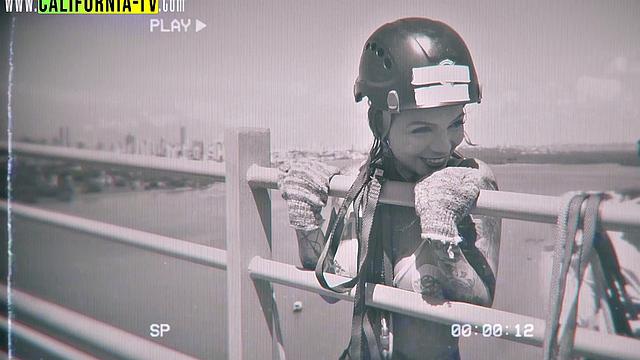 Lesbians venture naked into paradisiacal places in Brazil