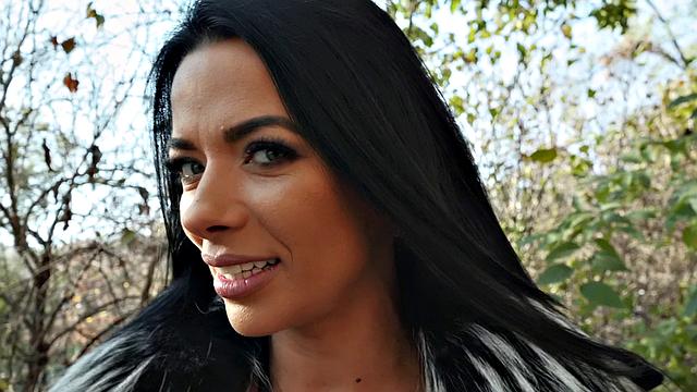 A trimmed American brunette get her pussy licked and fucked in POV outdoors