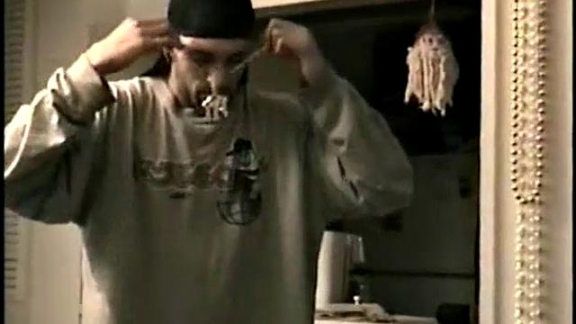 Она снова не может оторваться от его члена