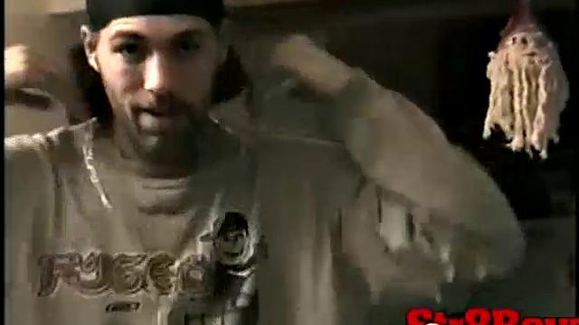 Она снова не может оторваться от его члена