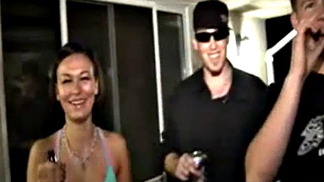 студентки устраивают лесби-шоу на вечеринке