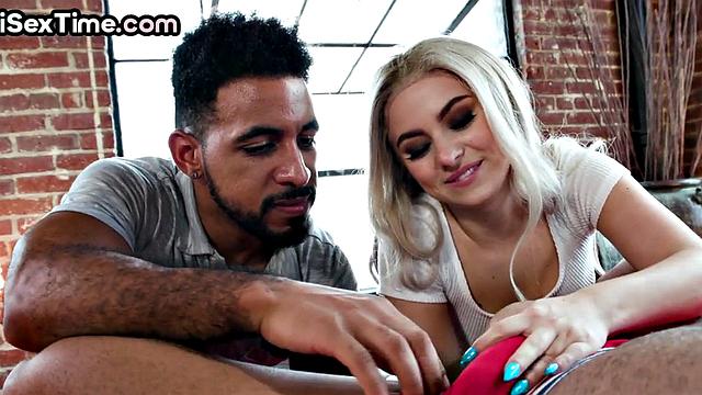 Bisex facesitting with big ass fucked in IR 3some