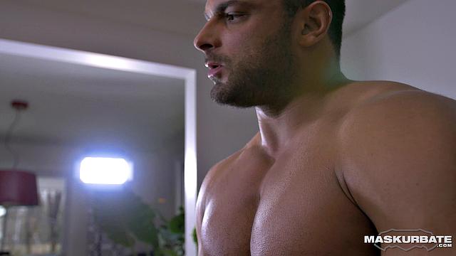 Uncut Muscular Raw Solo Jerk - Maskurbate
