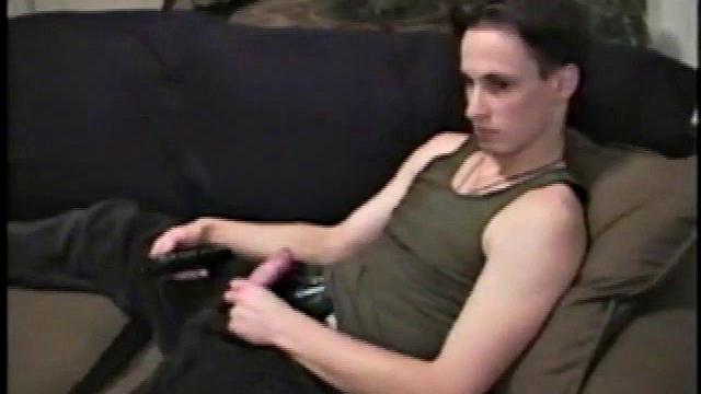 Watching this stunning Australian boy in solo scene