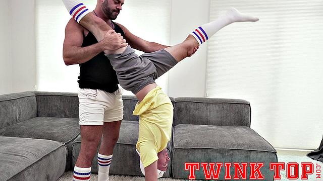 LOGAN CROSS Chapter 3 - Top Tryout