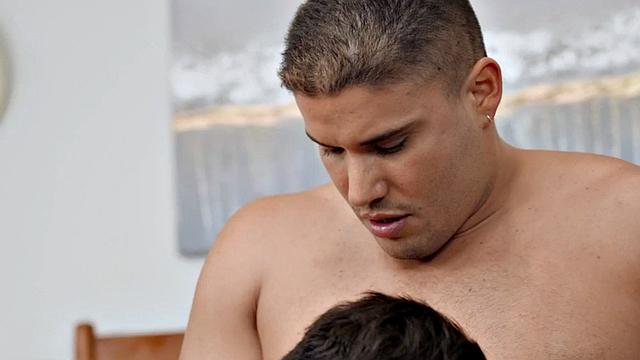 Eager jock bareback fucks BFs ass till cumshot