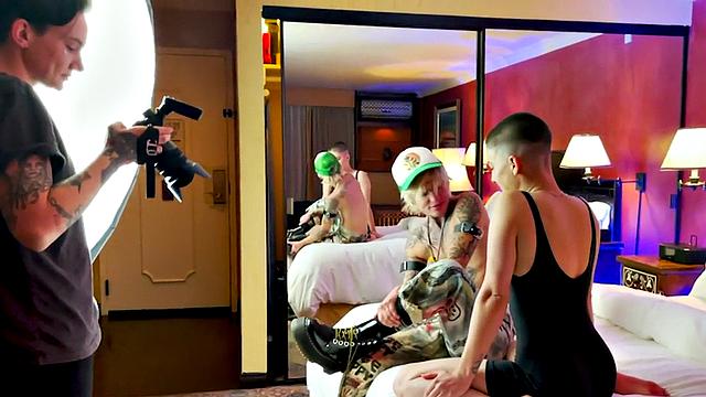 21yo TS enjoys kisses with babe in amateur video