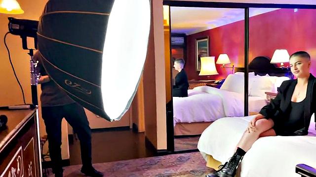 21yo TS enjoys kisses with babe in amateur video