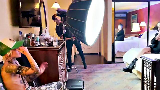 21yo TS enjoys kisses with babe in amateur video