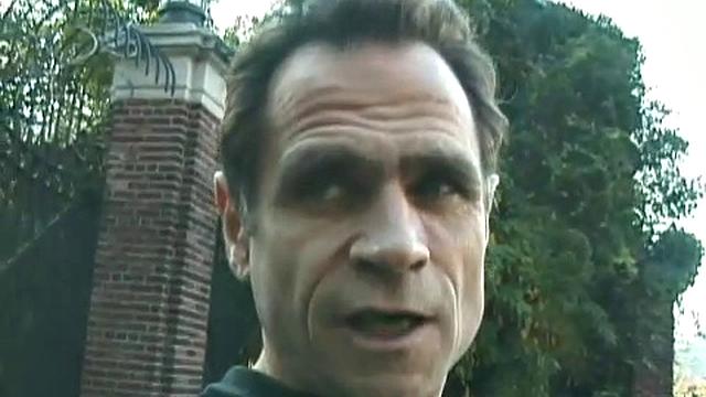 Акриту на крыше растягивают так, что даже голуби офигели от её сисек