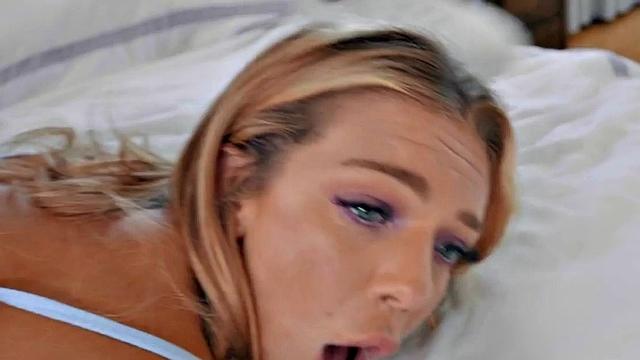 Bootylicious slut fucked by big dick in missionary position