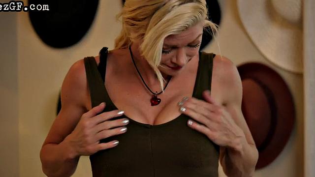 Classy mature lesbian gets eaten