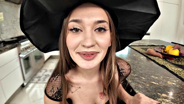 Don't You Like My Outfits, Stepdaddy?