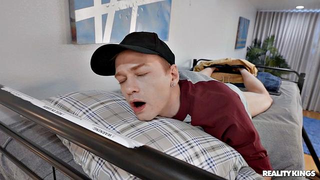 Sensual VR Glory Hole Surprise