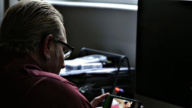 GIRLSWAY - Sinn Sage Caught Stepdad Cheating With Student! She Wants The Mistress Too