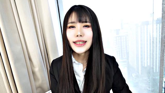 Kei Muto жадно трахается за деньги, орет от кайфа и просит больше