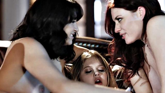 Squirting redhead got her pussy eaten in threesome