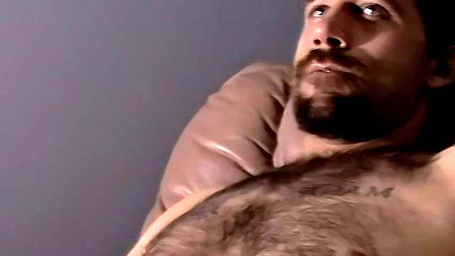 Стрейт-бородач дрочит - Weasel
