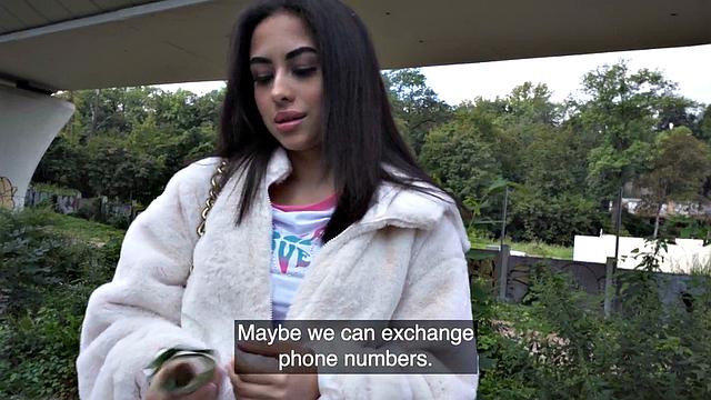 Public 21yo babe fucks and sucks stranger's outdoor