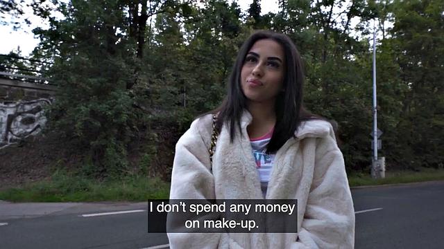 Public 21yo babe fucks and sucks stranger's outdoor