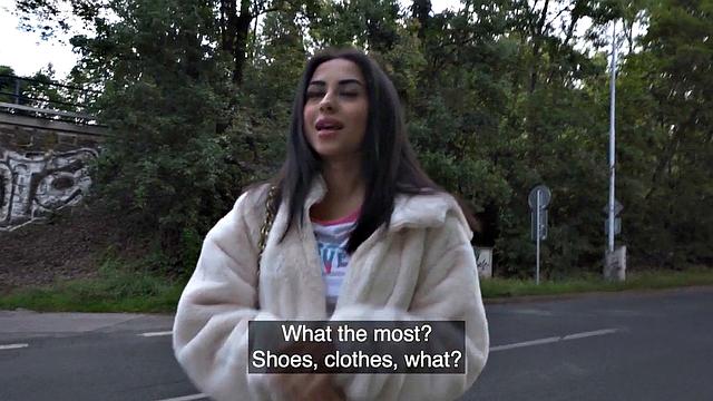 Public 21yo babe fucks and sucks stranger's outdoor