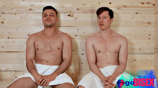 Gorgeous blondie gets pounded in 3way