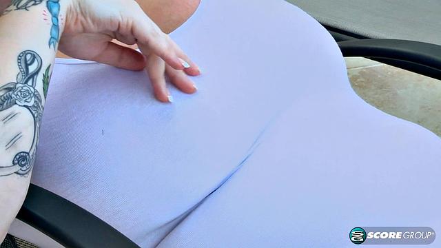 Big Tit Skinny Dip: Dors Feline