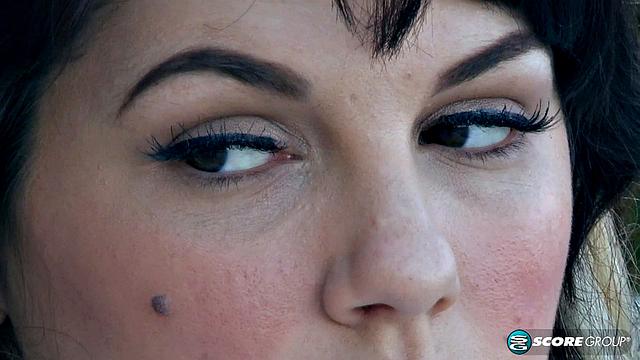 Big Tit Skinny Dip: Dors Feline